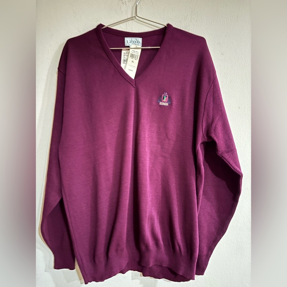 Vintage Izod  Men's V-Neck Sweater in Rich Purple